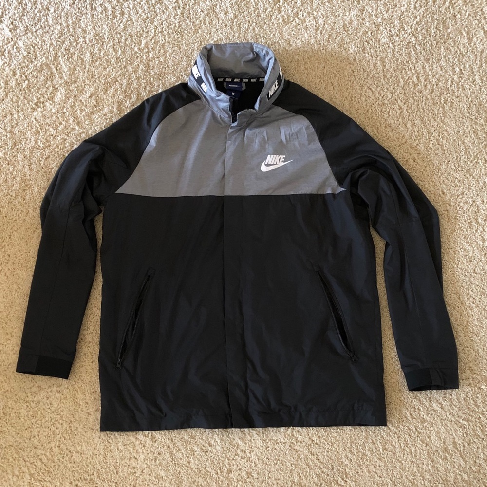 Men’s Nike Wind Breaker